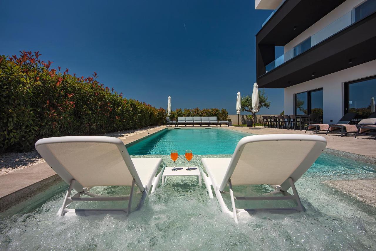 Villa Aquarius พูลา ภายนอก รูปภาพ